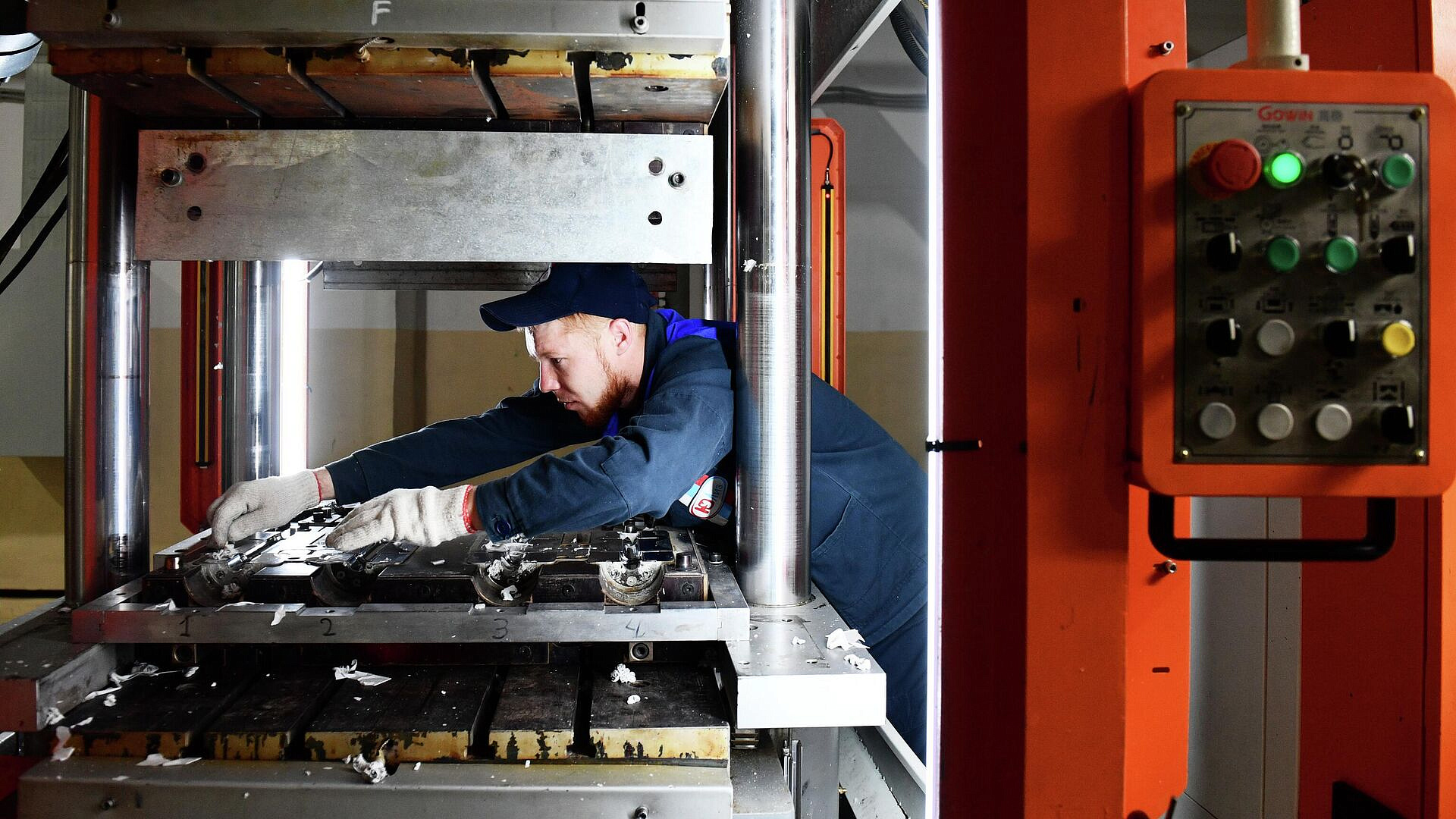 Эксперт объяснила, почему зумеры идут работать на заводы