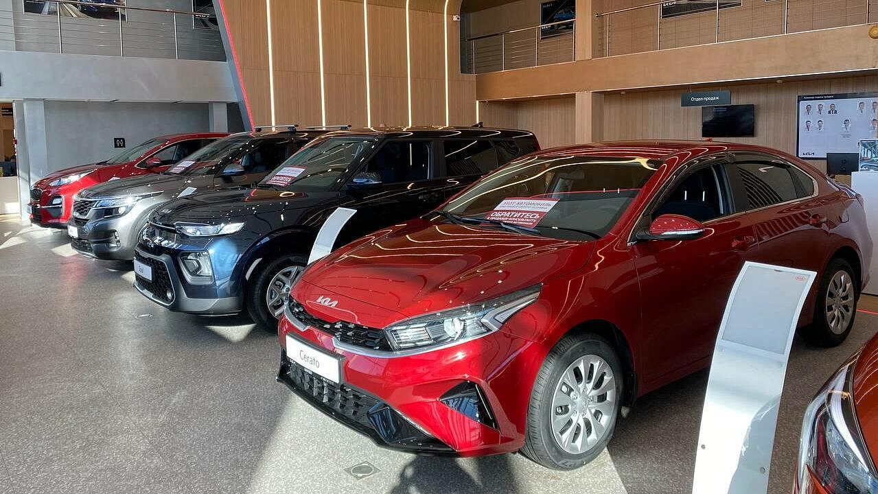 Стало известно, сколько россиян могут купить машину без кредита