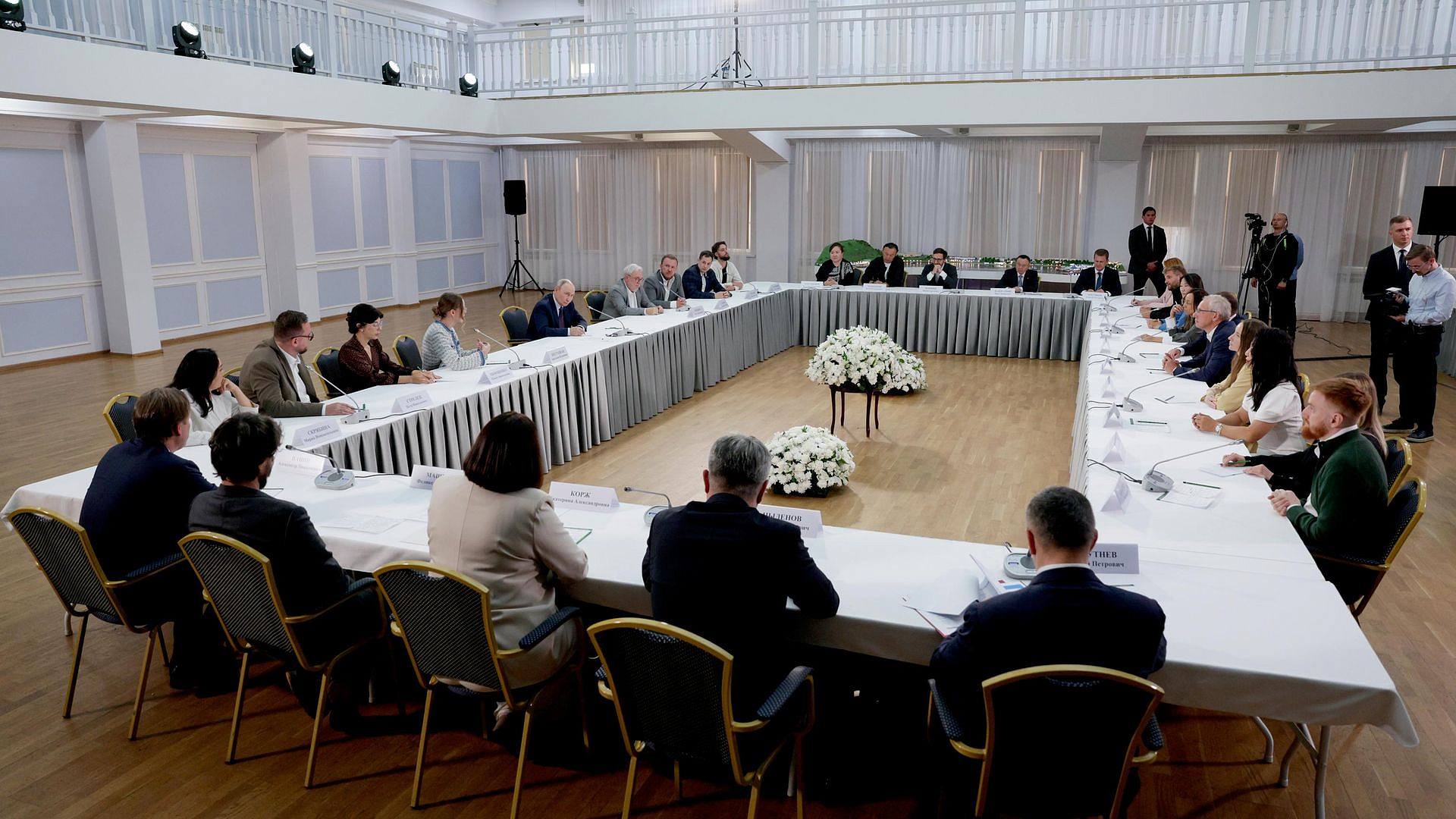 Путин поручил создать особые условия для благоустройства в сложном климате