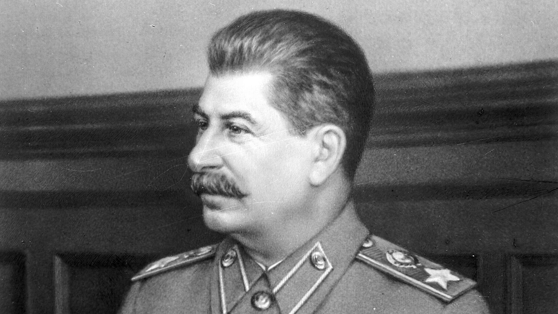 Историк рассказал, как Сталин использовал "дело Гесса" в споре с Лондоном