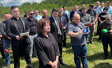 Машиниста поезда, на который обрушился мост в Брянской области, похоронили