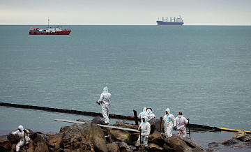 В районе Туапсе, где горел морской терминал, не нашли нефтяных пятен