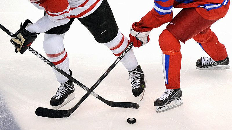 Экс-хоккеист ЦСКА Холлоуэлл перешел в "Изерлон Рустерс"