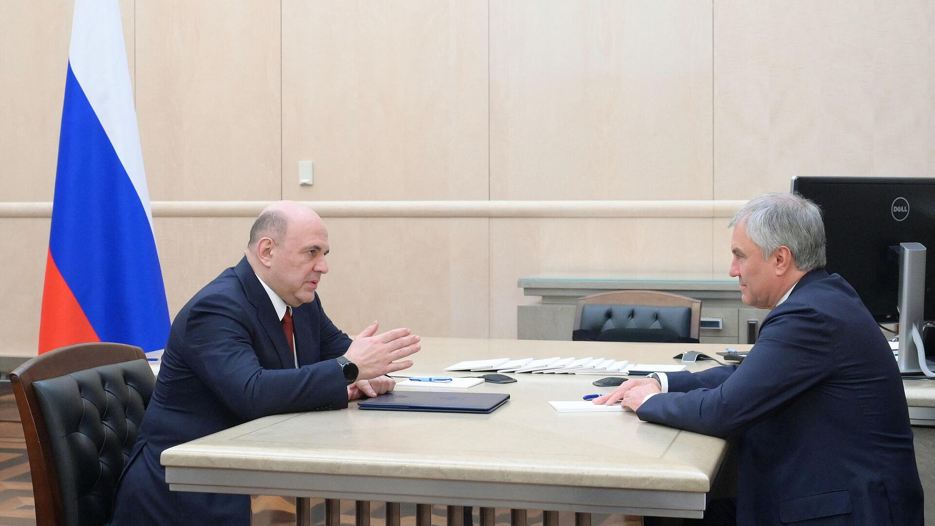 Мишустин встретился с Володиным перед отчетом правительства в Госдуме