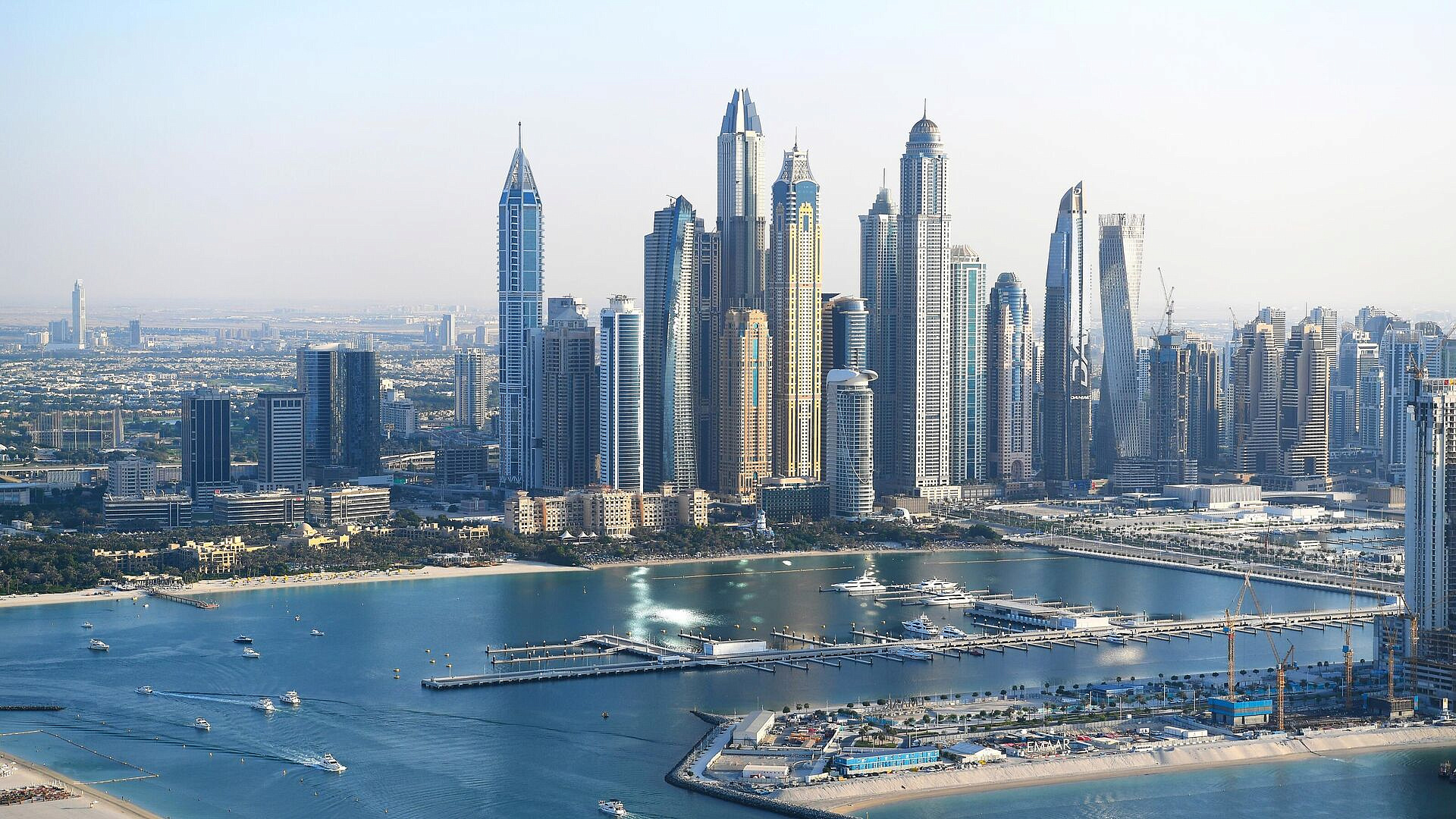 ОАЭ готовы запустить собственную систему банковских карт