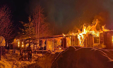 В ХМАО ликвидировали открытое горение в многоквартирном доме