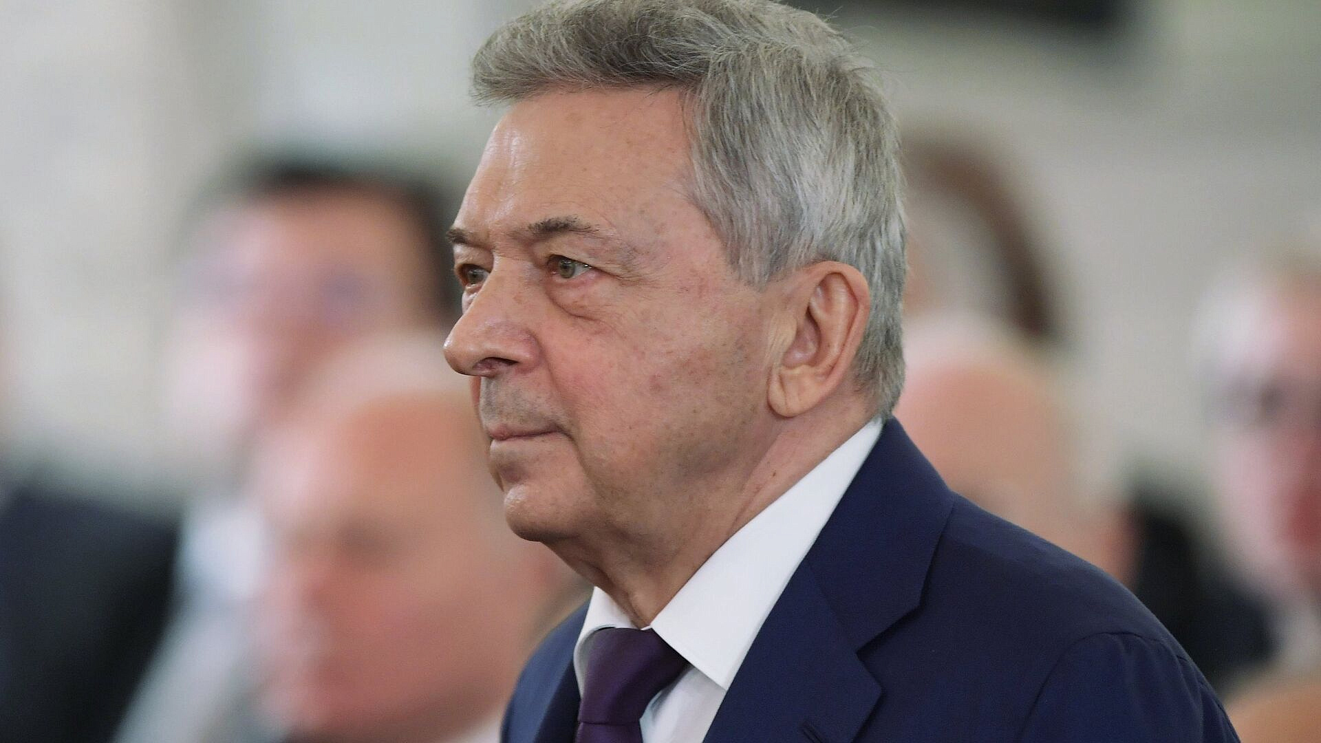 Путин наградил главу НМИЦ эндокринологии почетной грамотой