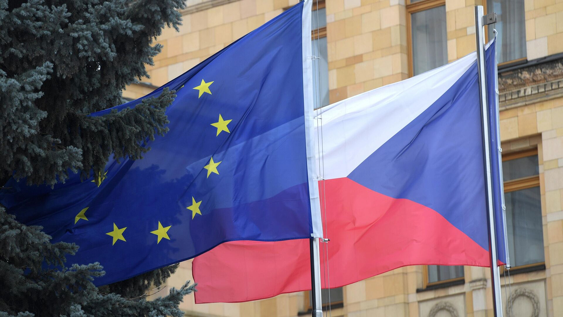 Правительство Чехии обсуждает продажу оборонной компании Explosia