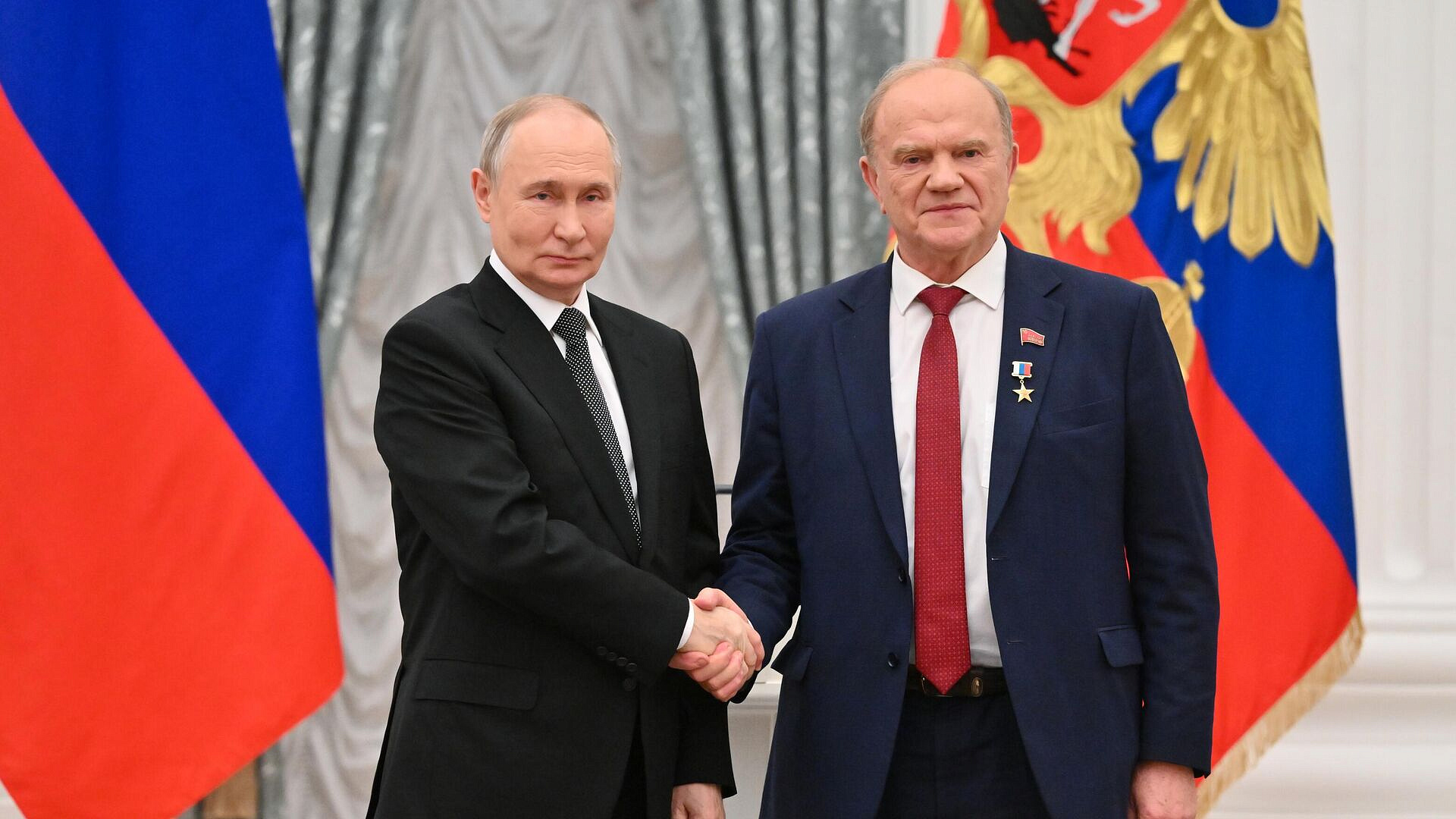 Путин поздравил Зюганова с днем рождения Путин поздравил Зюганова с днем рождения