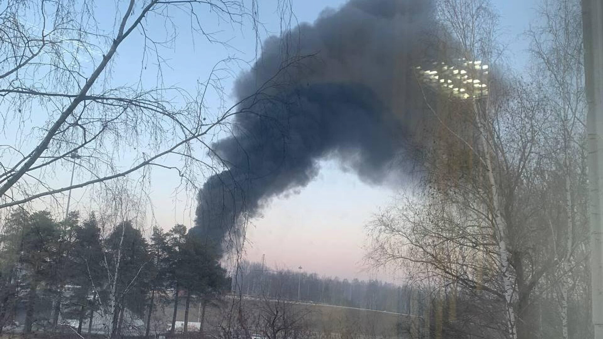 В Перми автобус съехал с дороги и загорелся