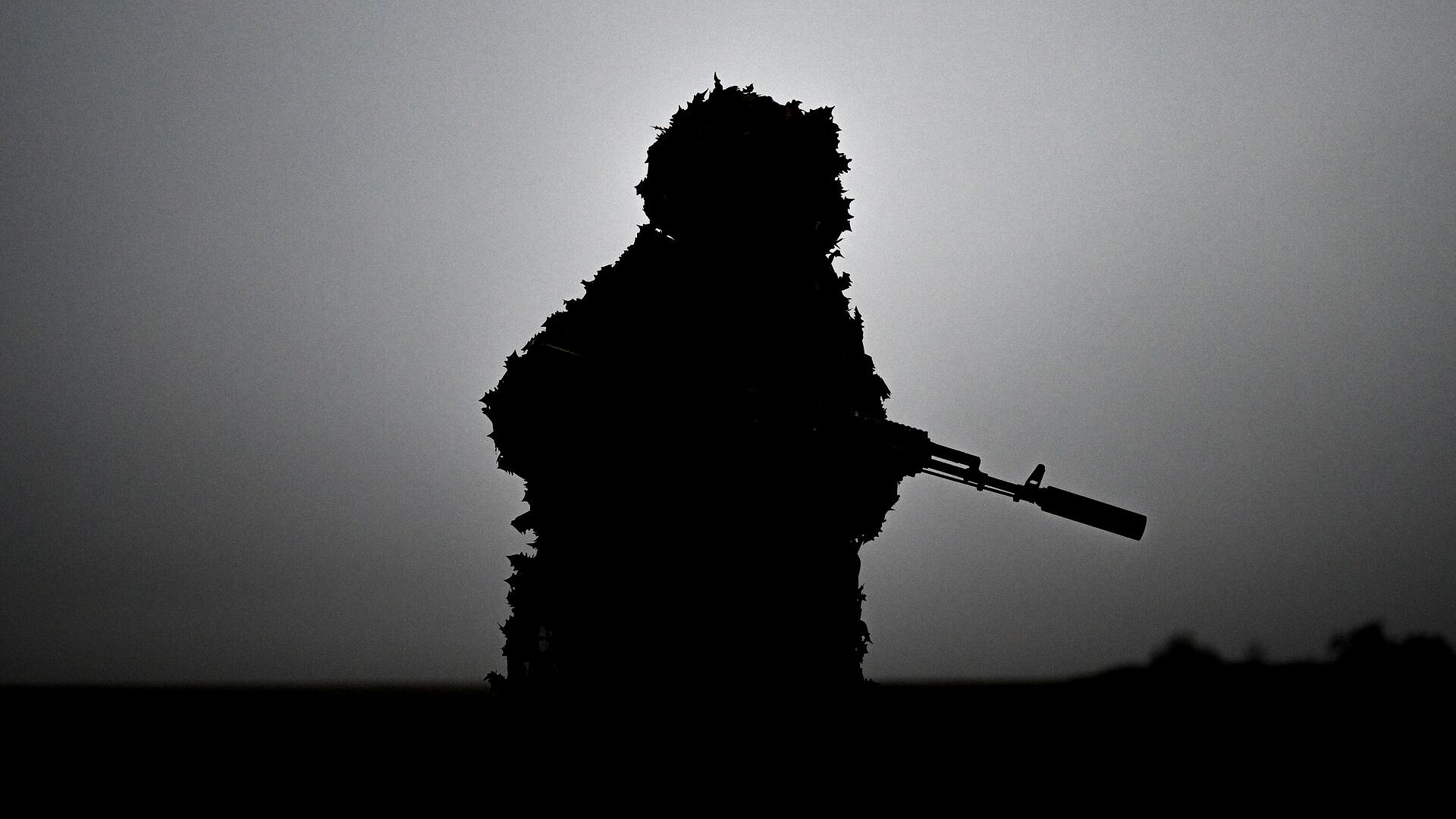 Гвардеец Морский уничтожил из РПГ пикап ВСУ с боевиками