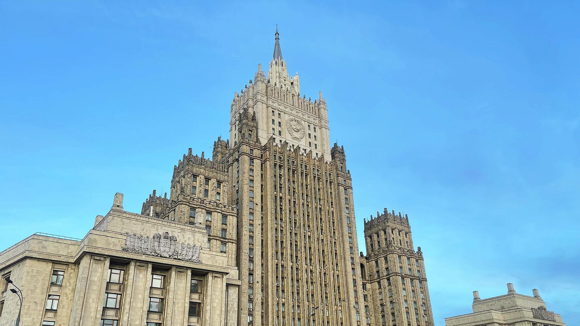 МИД: удар по Брянску был бы невозможен без иностранных специалистов 