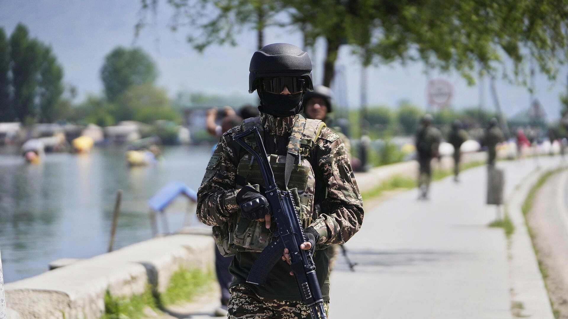 Индия и Пакистан обсудили условия остановки огня