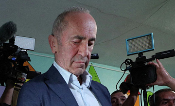 Офис Кочаряна заранее заявил о его планах выехать из Армении