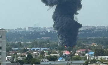 В Брянске при пожаре на складе пострадали четыре человека