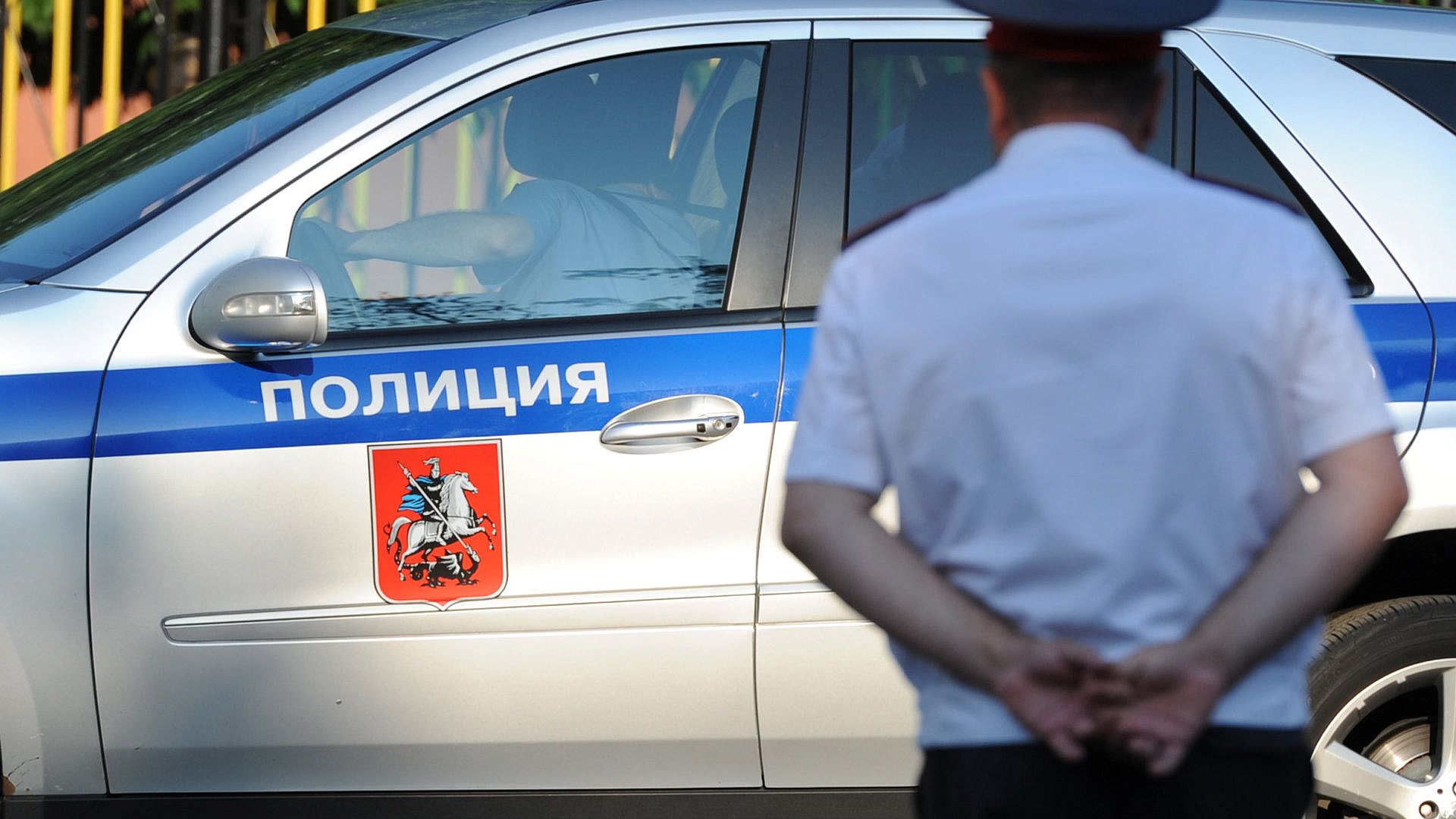Полиция ищет подростков, оскорблявших ребенка в Барнауле