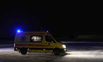 На Рублевском шоссе в Москве столкнулись легковушка и автобус