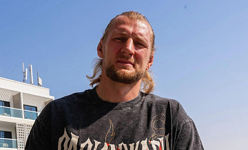 Волков вышел на поединок на UFC 328 под "Катюшу"