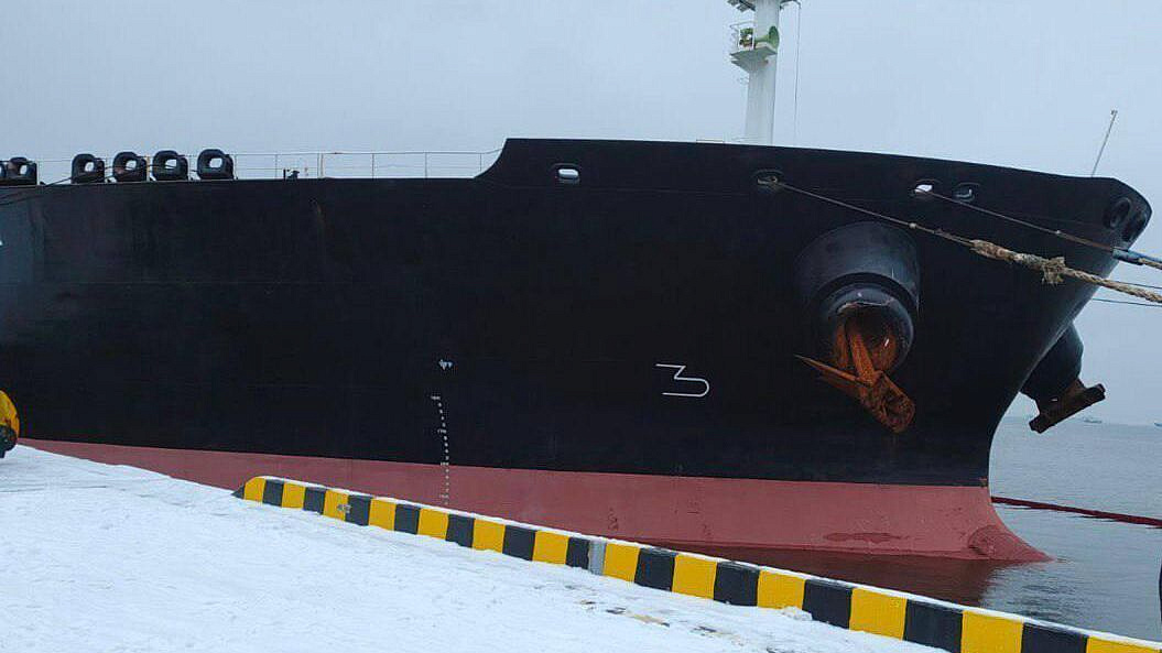 При обследовании танкера в порту Усть-Луга не нашли утечек нефтепродуктов