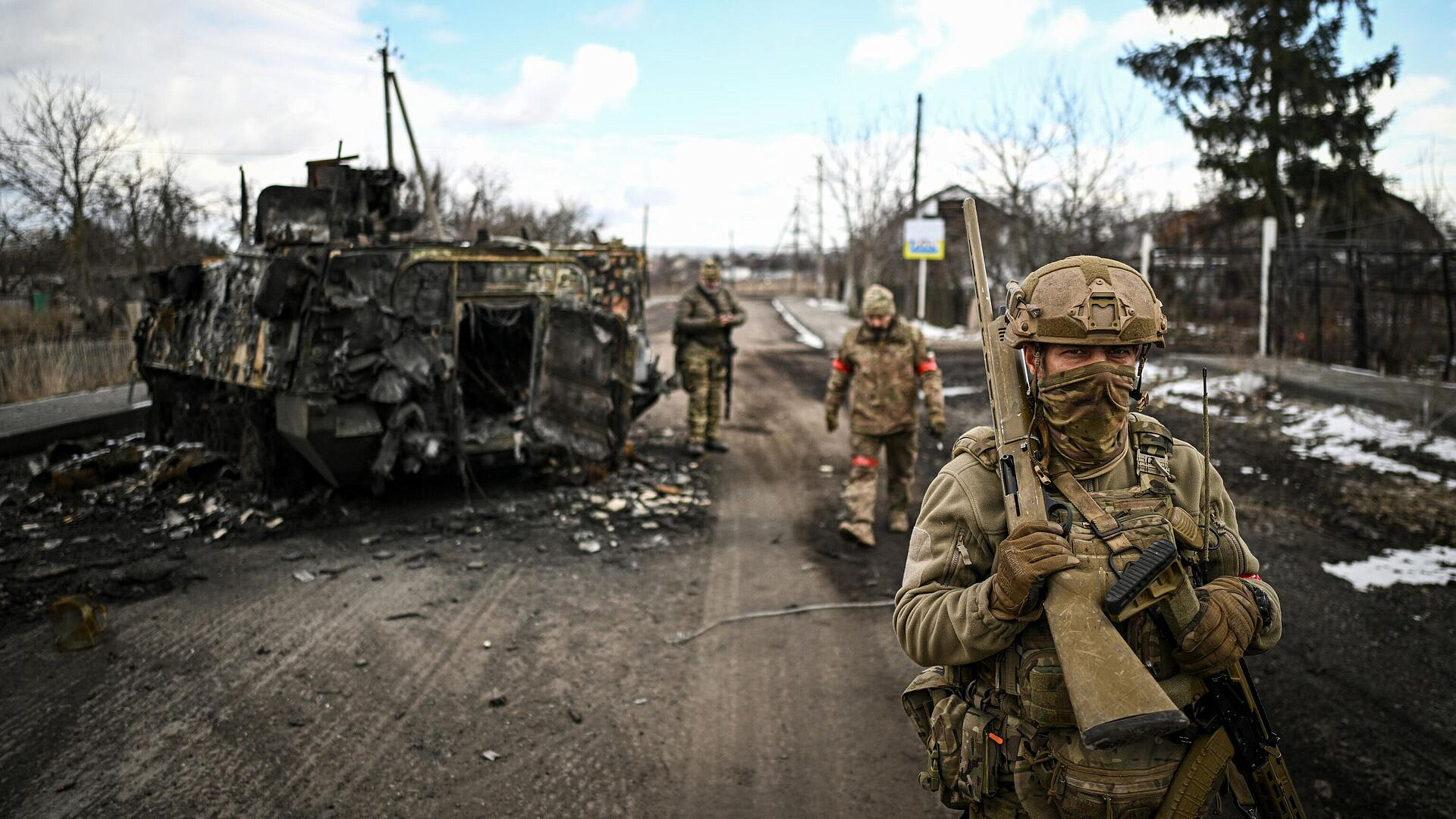 Командир взвода РЭБ сбил 12 дронов ВСУ за выезд, защищая гражданскую машину