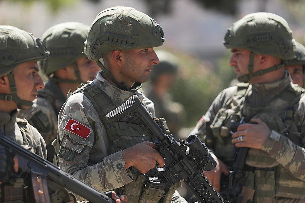 Турецкие власти опровергли заявление о поставках оружия в страну из Сирии