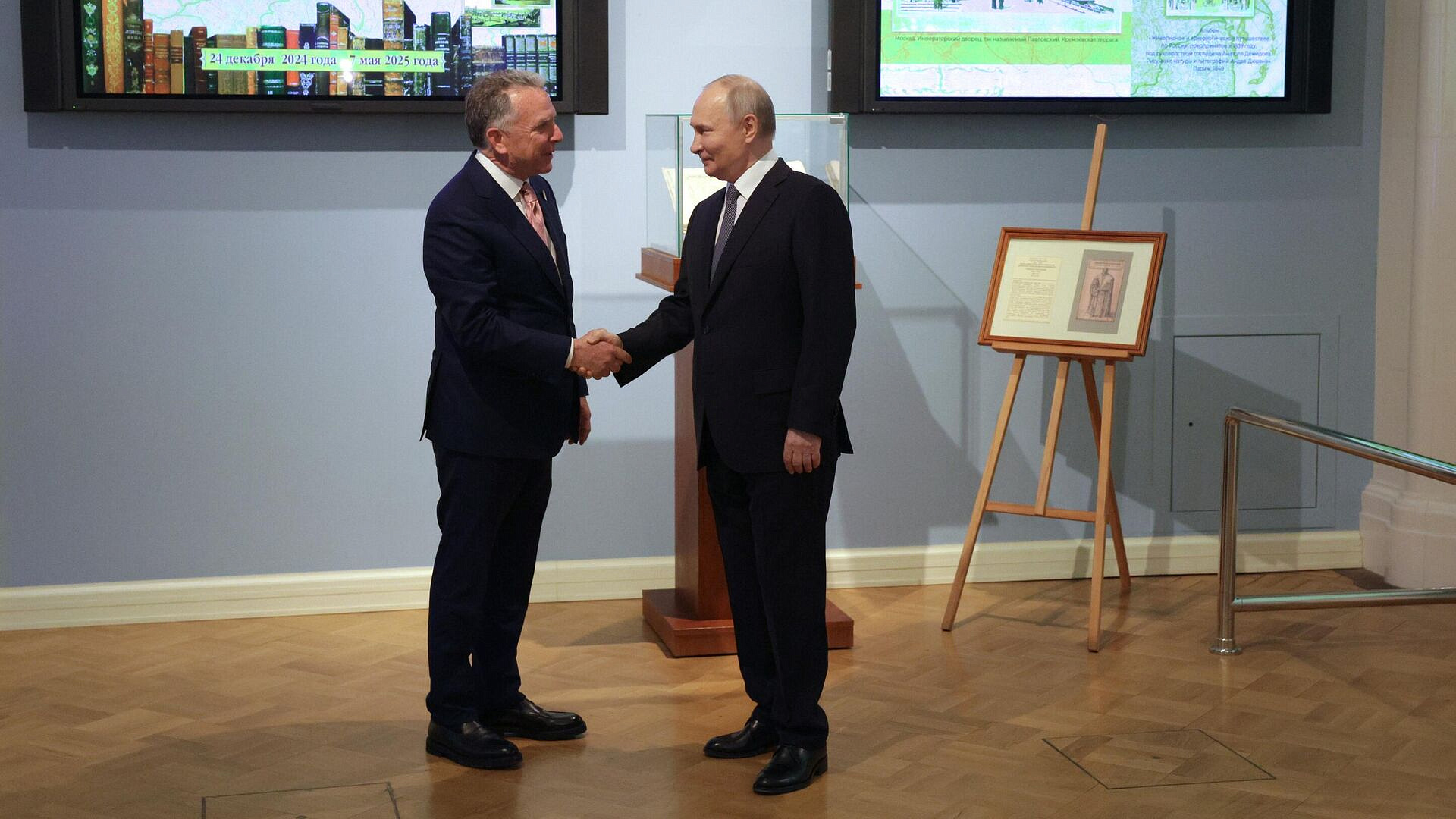 Площадкой для встречи Путина и Уиткоффа стала книжная выставка Площадкой для встречи Путина и Уиткоффа стала книжная выставка