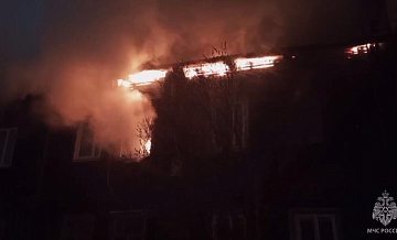 В Иркутске сгорел двухэтажный дом