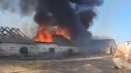 На Кубани потушили пожар на заброшенной ферме