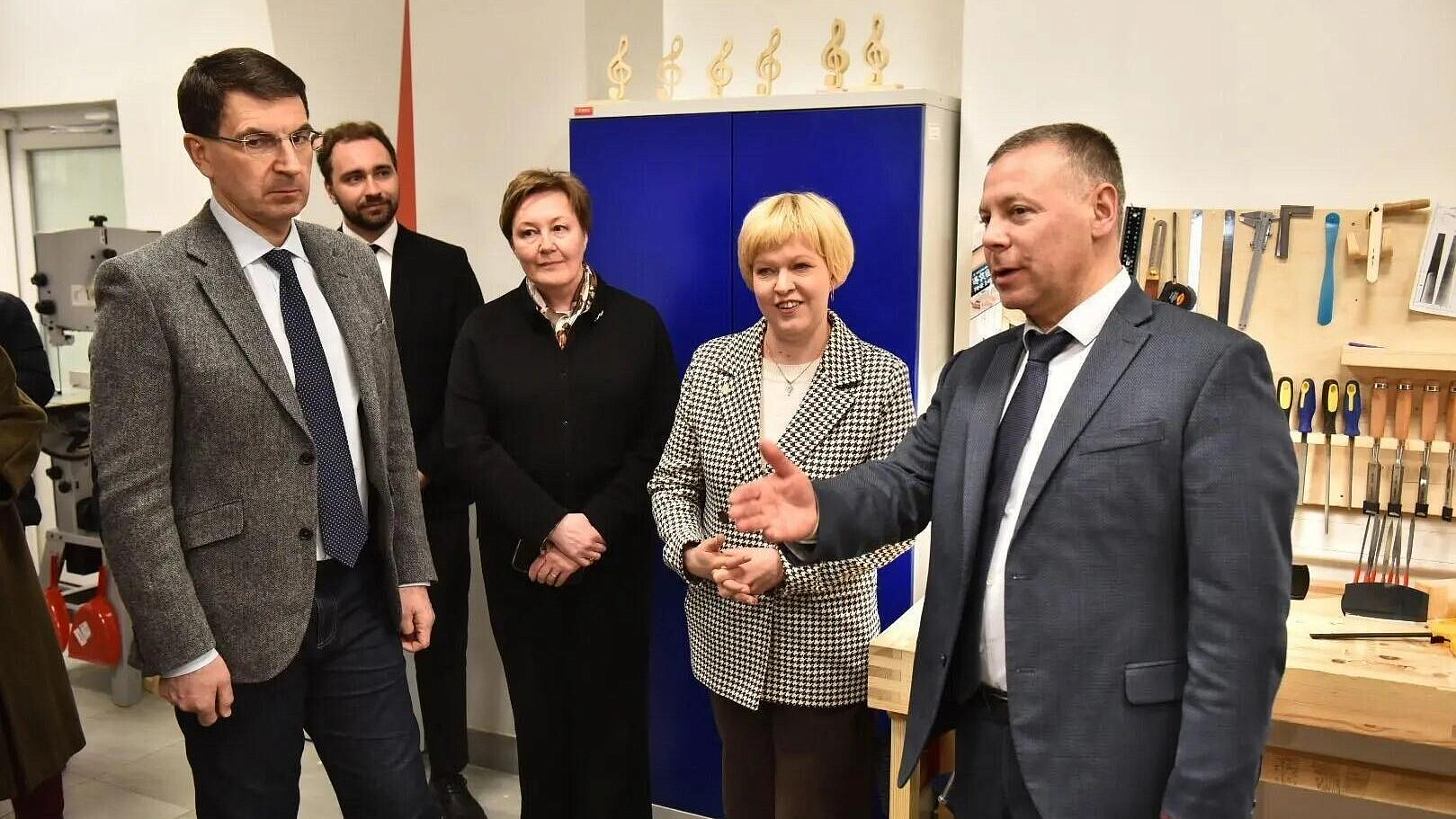 Щеголев высоко оценил работу школы скрипичного мастерства в Ярославле