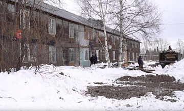 Власти признали пригодным деревянный дом в Нягани, где обрушились балконы