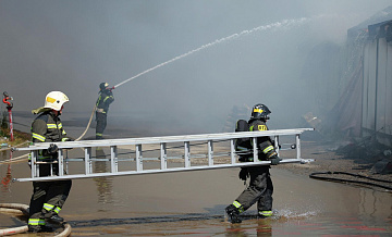 В Ставрополе локализовали пожар в спортивном магазине 
