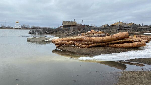 Спасатели из Югры выехали для помощи в Курганскую область