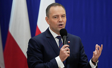 Президент Польши заявил, что глава Минобороны страны выставил себя дураком