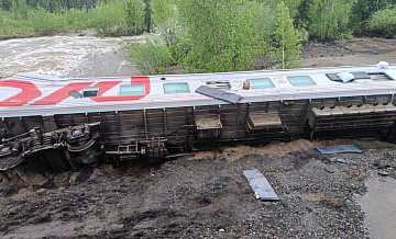В Коми застрял поезд, увозивший пассажиров с места аварии