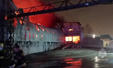 В Подмосковье локализовали пожар на складе