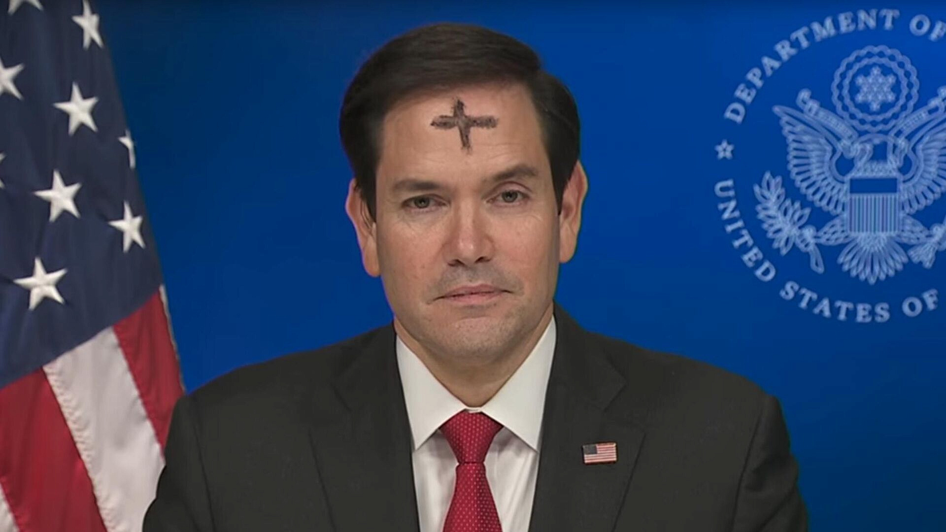 Священник объяснил значение креста на лбу Рубио