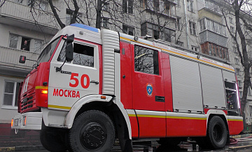 Территорию горящего Института на юге Москвы заволокло дымом