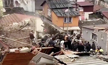 В Стамбуле один человек погиб при обрушении двух домов