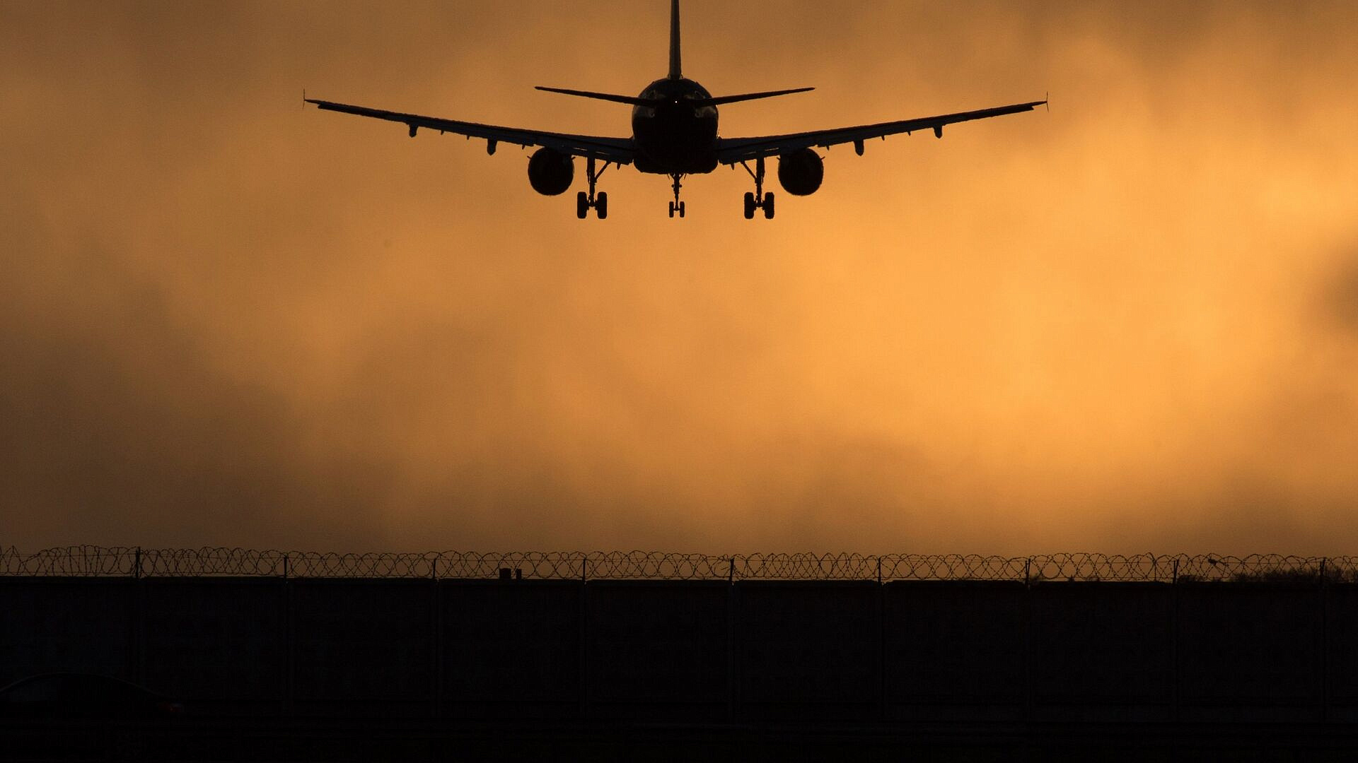 Российские авиакомпании приостановили продажу билетов на Ближний Восток