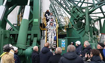 В "Роскоскмосе" рассказали о состоянии экипажа корабля "Союз МС-25"