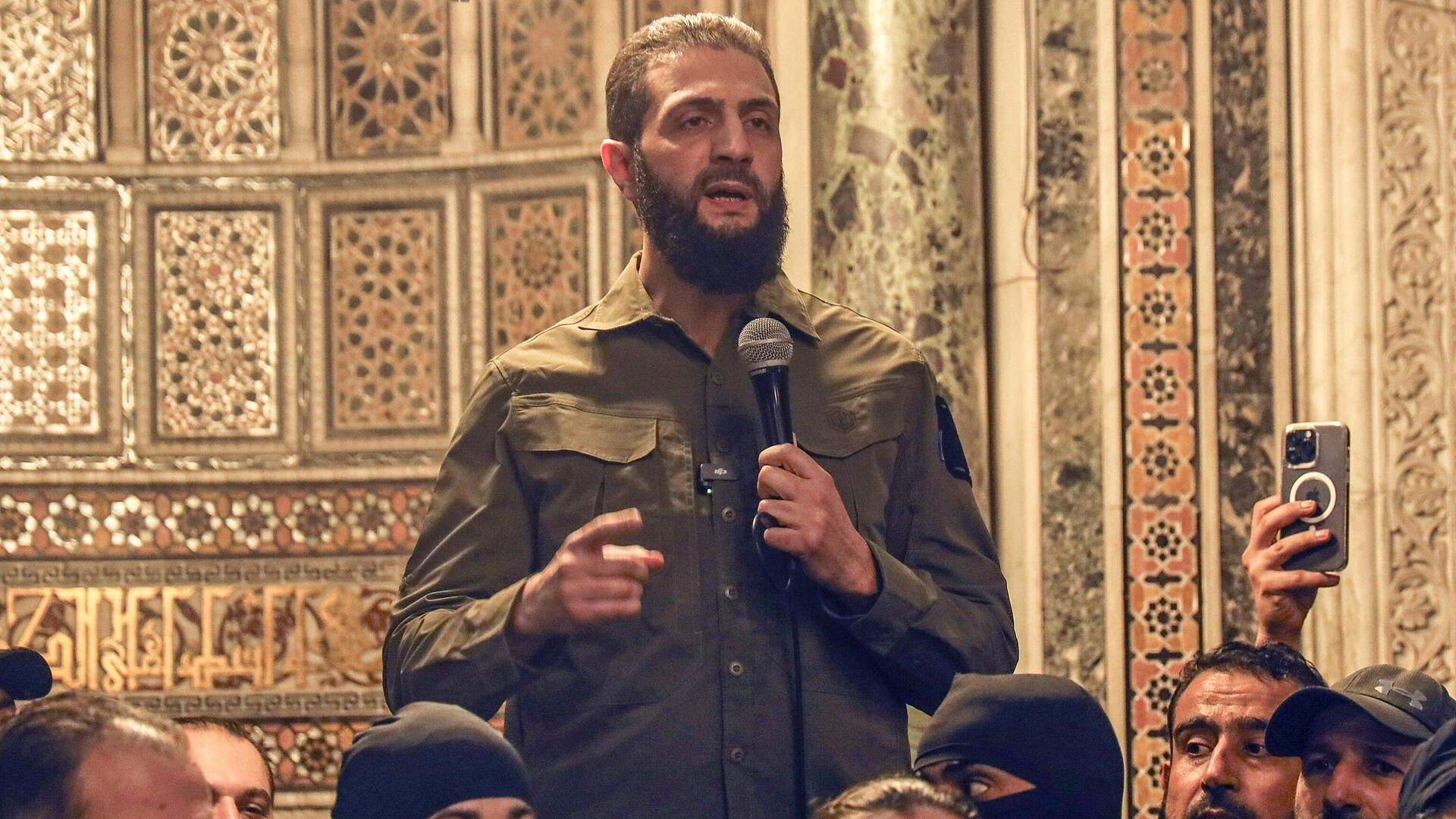 Сирийский лидер прибыл в Эр-Рияд с первым зарубежным визитом