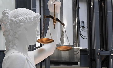 Бывший следователь СК Избенко частично признал вину