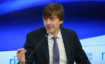 Кравцов заявил о формальном отношении к рекомендациям Минпросвещения