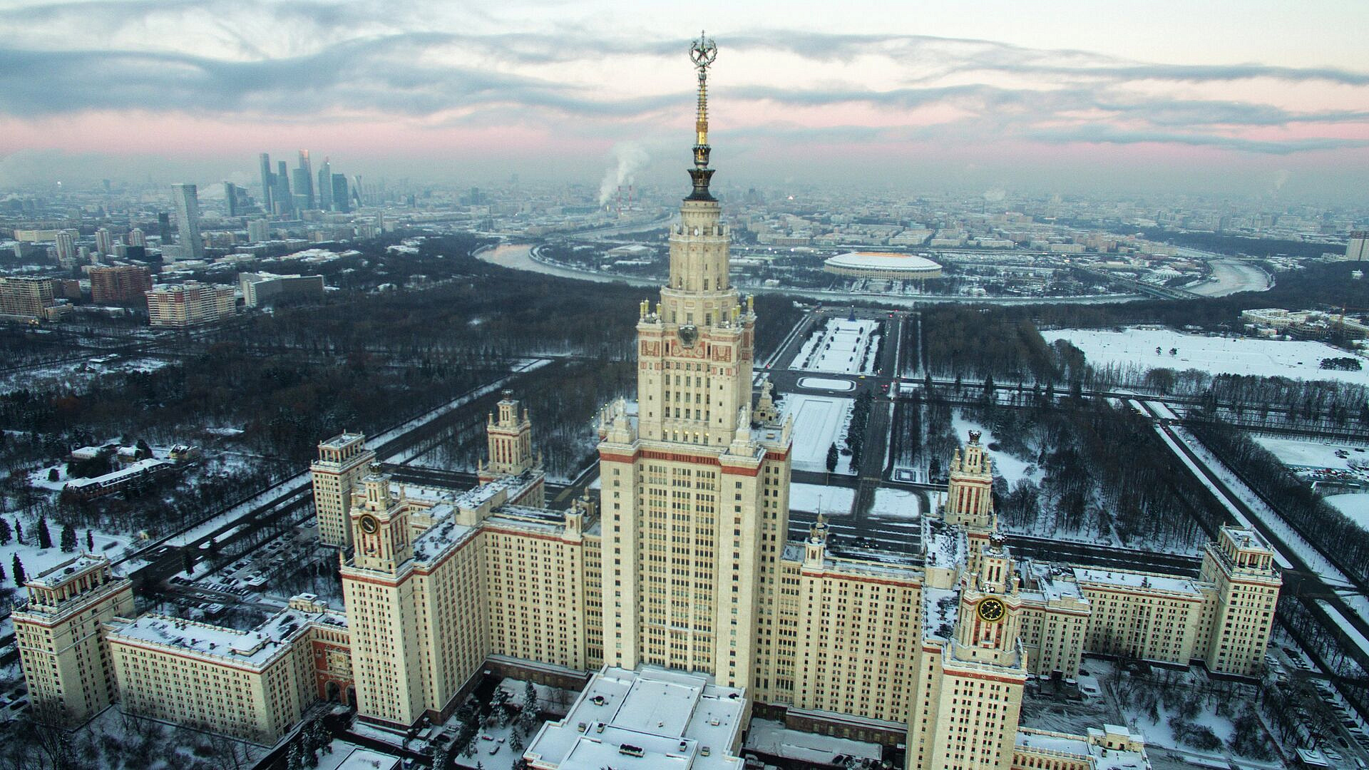 Путин назвал зарубежные филиалы МГУ форпостами российского образования