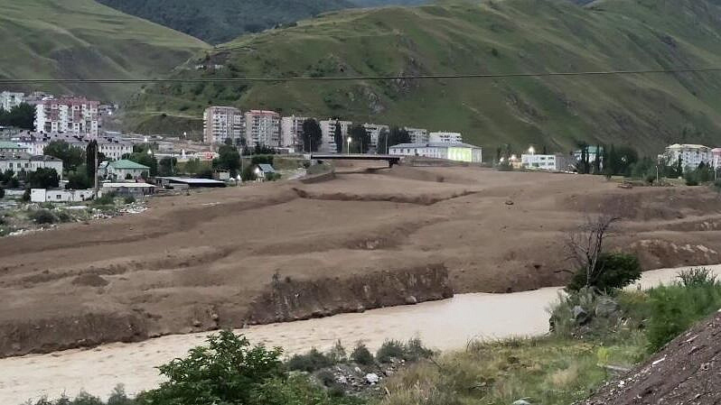 В микрорайоне Тырныауза объявили эвакуацию из-за схода селя