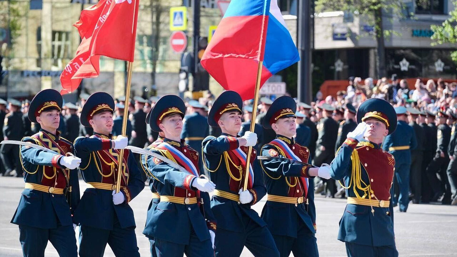В Перми прошел военный парад в честь 79-летия Победы