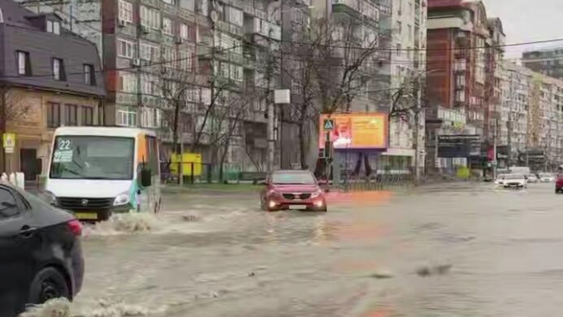 В Махачкале эвакуировали более 80 человек из подтопленных домов