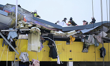 Очевидец рассказал об обрушении части здания в Новосибирске