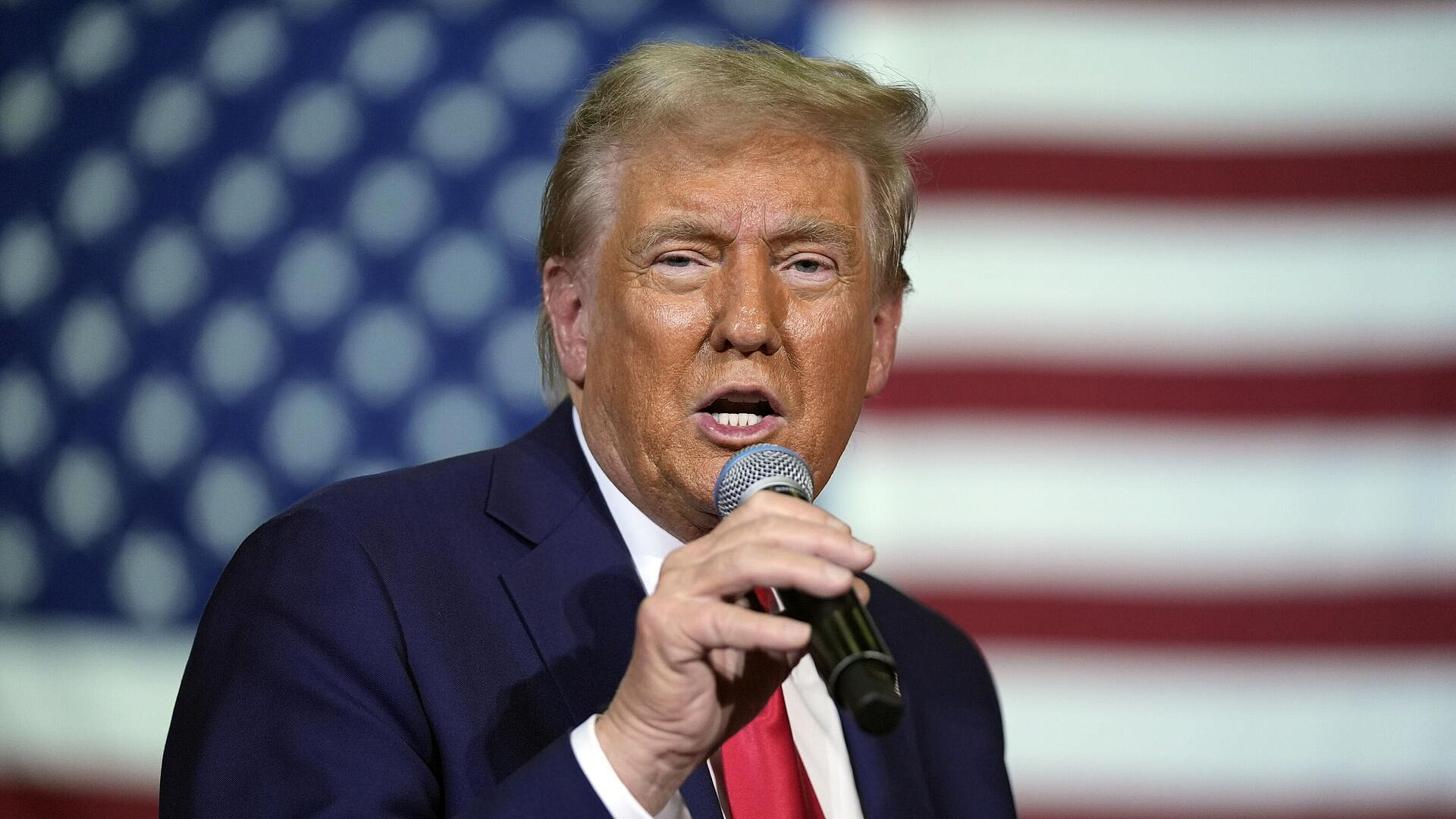 Трамп подал иск против CBS из-за интервью Харрис