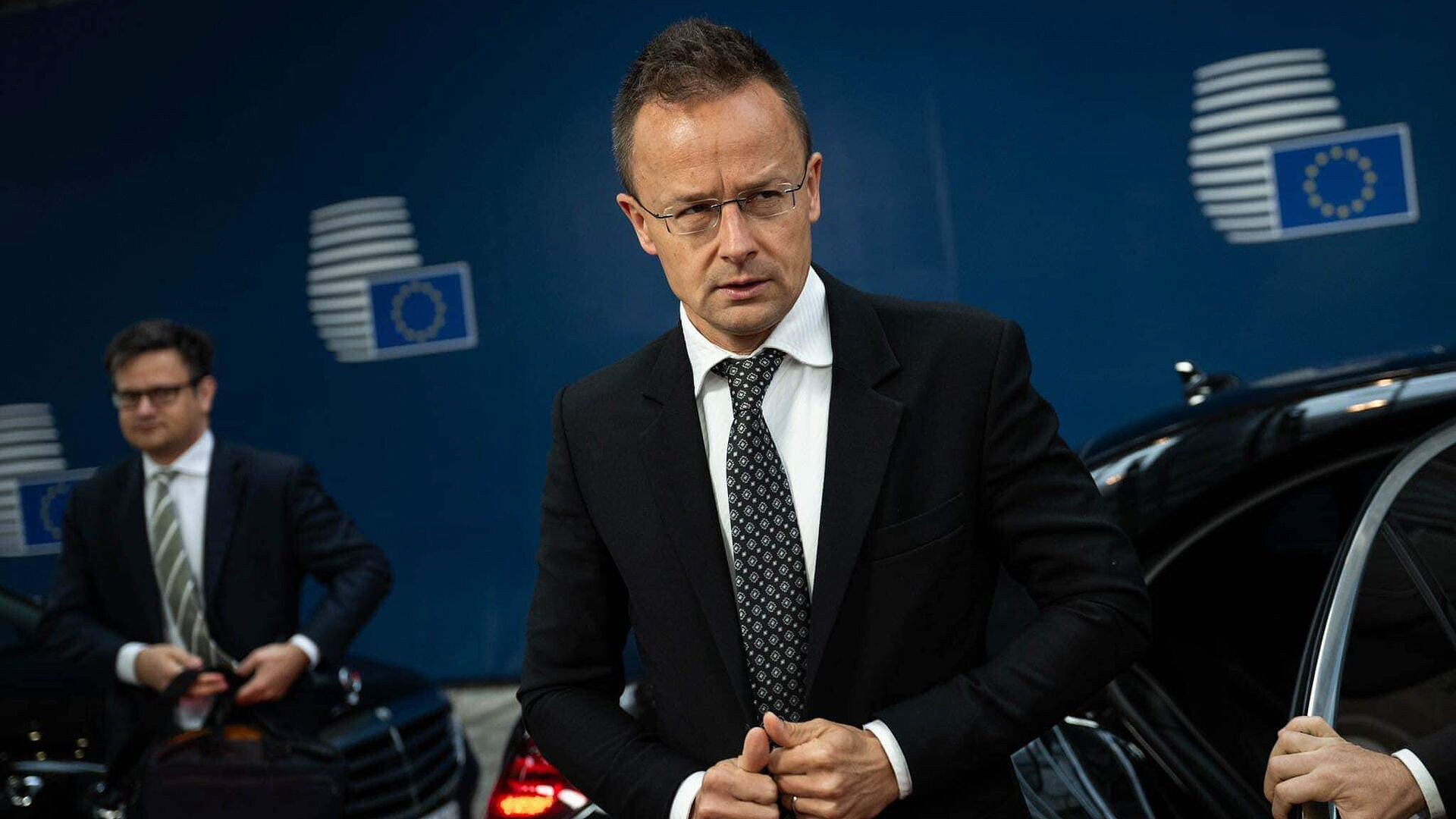 Сийярто: посла Швеции вызвали в МИД Венгрии за критику в адрес Орбана